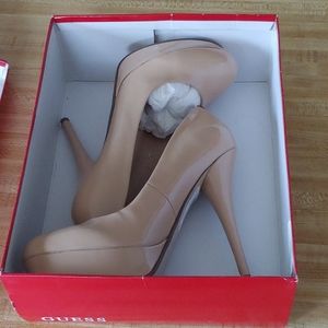 Guess heels, Camel